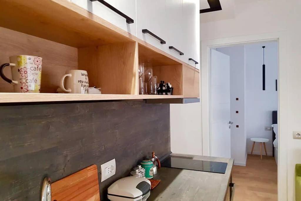 Lina -Tia Lovely New Bazaar Apartment 地拉那 外观 照片